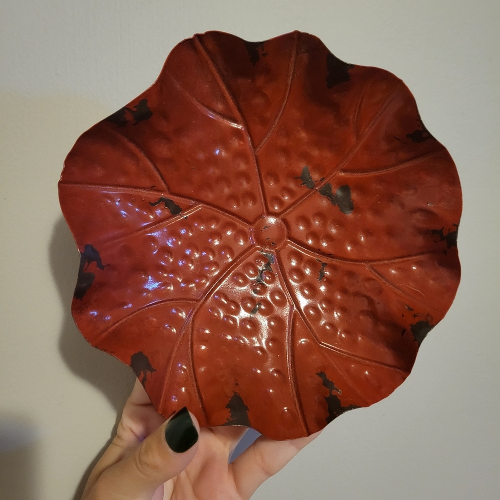 Metal tray
